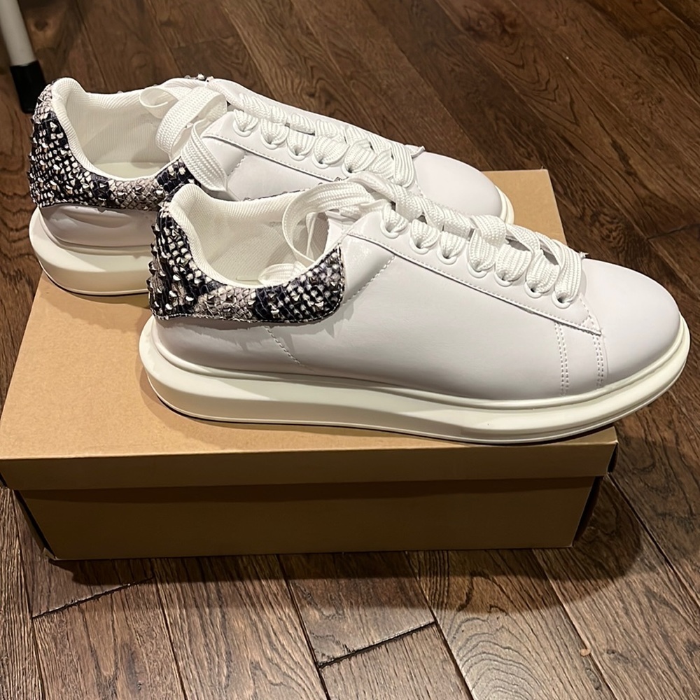 *Brand New* Steve Madden Men’s Frosted 2 sneaker